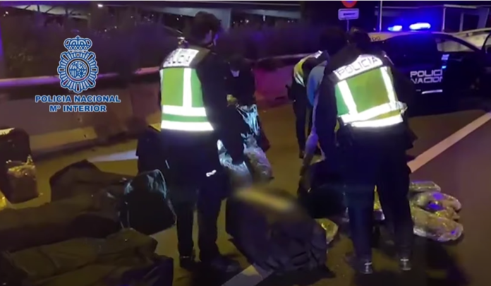 El destino de la droga era Alemania, donde también se iban a vender los vehículos robados en el mercado negro
