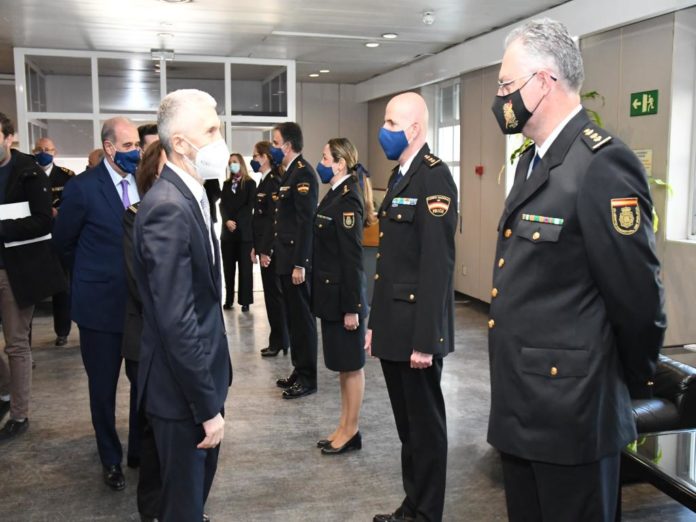 Visita a las nuevas instalaciones de la división internacional de la Policía