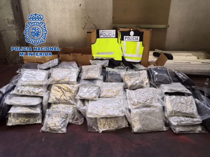 132 kilogramos de marihuana intervenidos por la Policía Nacional.