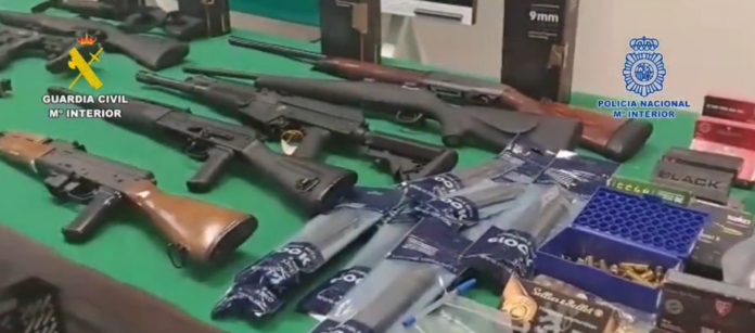 Desmantelada una trama de fabricación y tráfico de armas de fuego y municiones