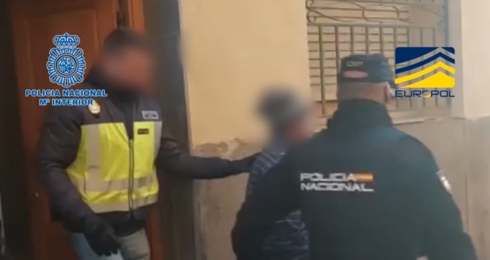 Desarticulada una organización criminal de tráfico de migrantes entre Argelia y España