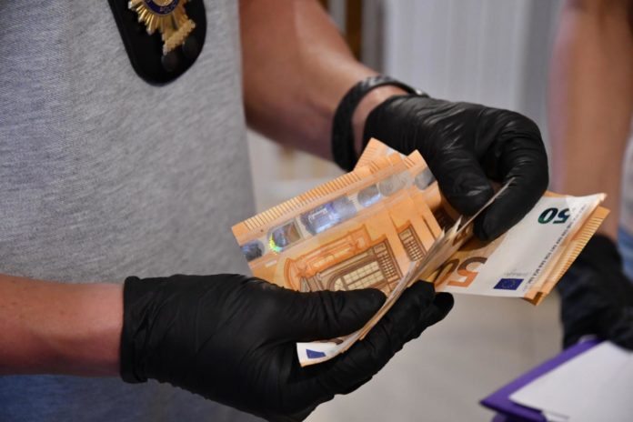 Detenidas cuatro personas y otras tres investigadas por tráfico de drogas y blanqueo de capitales