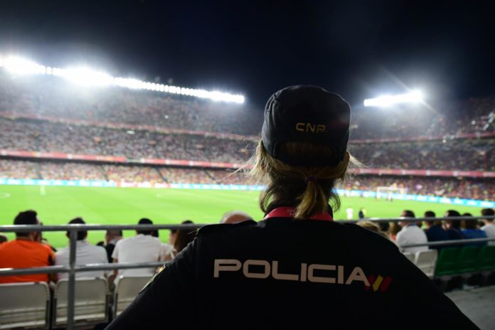 Detenidas once personas acusadas de estafar con expectativas de futbolista profesional a familias de niños extranjeros