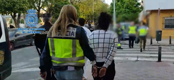 Detenidas 40 personas por ser la estructura de financiación de los Trinitarios