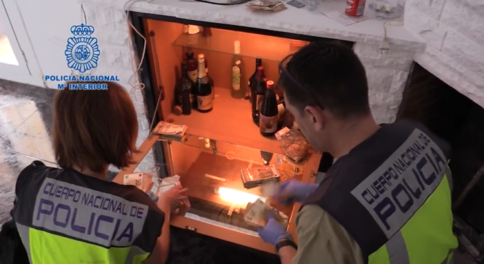Detenidas 10 personas por venta ilegal de preservativos y medicamentos para la disfunción erécti