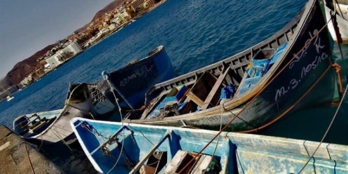 Pateras en el Muelle de Arguineguín