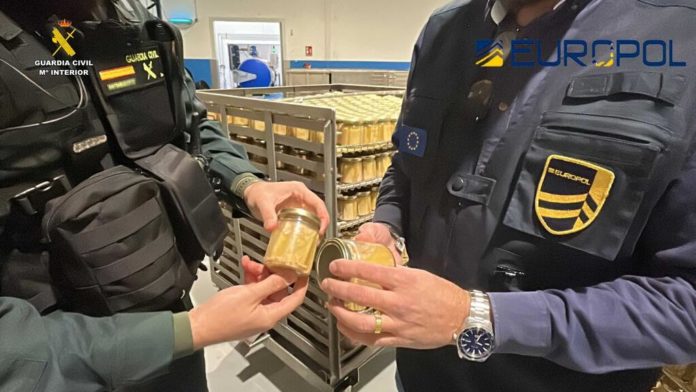 Botes de atún incautados en La Rioja