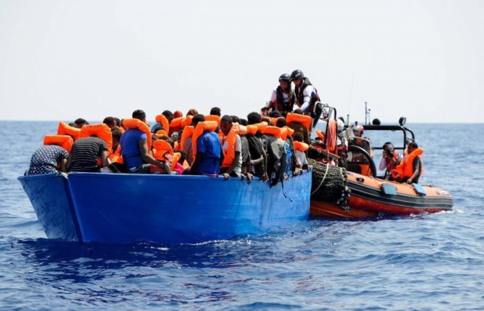 Patera rescatada en el Mediterráneo