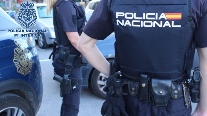 Agentes de la Policía Nacional en Canarias