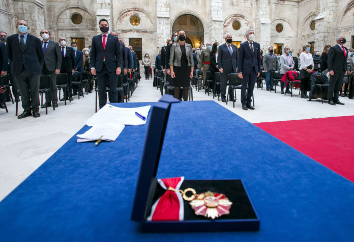 Entrega de condecoraciones de la Real Orden de Reconocimiento Civil a las Víctimas del Terrorismo, en 2021