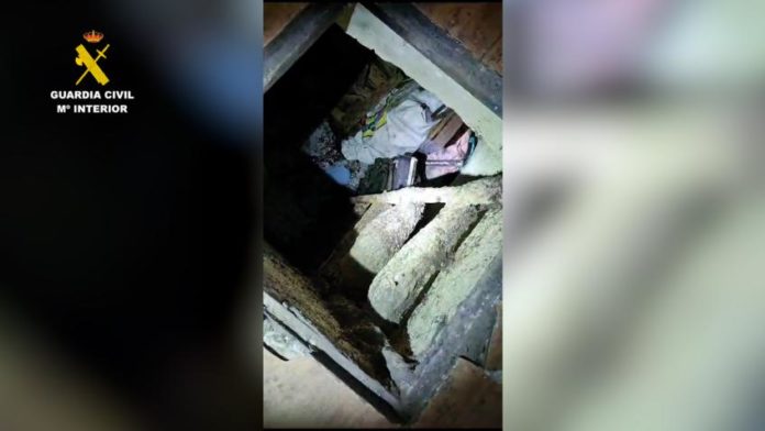 Zulo en el que estaba retenida una mujer en Villalbilla