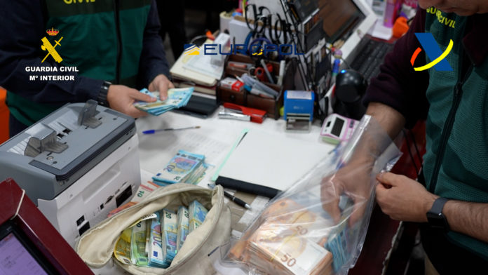 Dinero incautado en la operación en Cobo Calleja