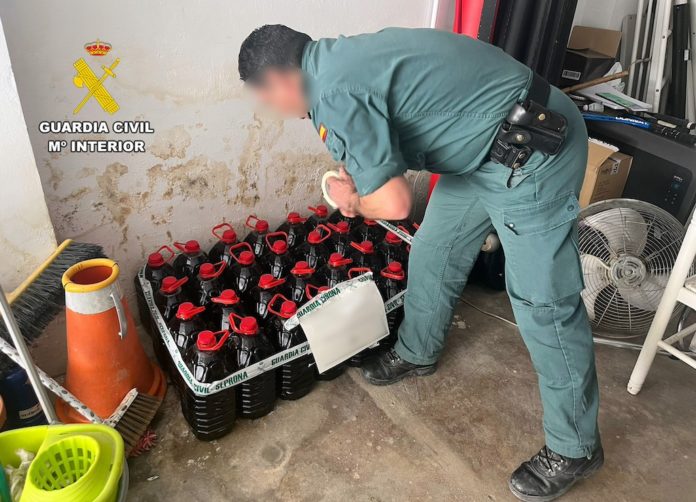 Desarticulada una red de comercialización ilegal de aceite de oliva