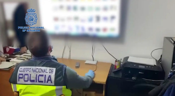 La Policía Nacional detiene a 15 personas en varias provincias españolas por posesión de pornografía infantil