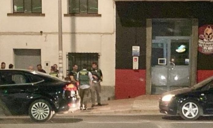 Detención del hombre que se fugó tras atrincherarse con una escopeta en Campillos