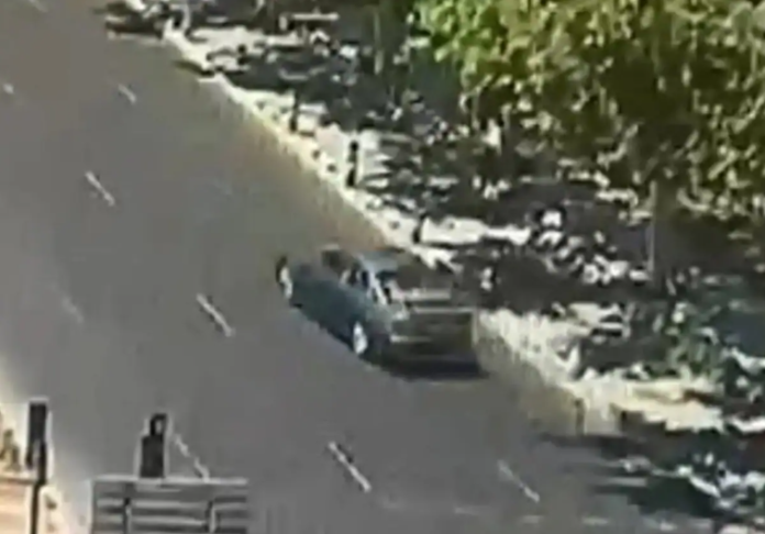 El coche del atropello durante la fuga captado por una cámara de seguridad