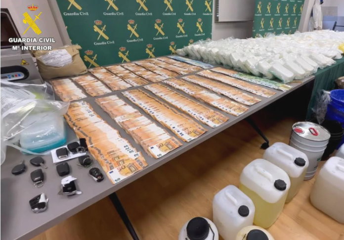 Incautación de la Guardia Civil en el laboratorio de speed